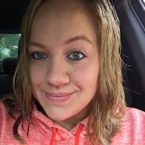 Meet your Posher, Casey